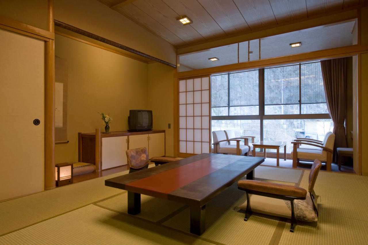 Nishiyama Onsen Keiunkan Hotel Hayakawa Bagian luar foto
